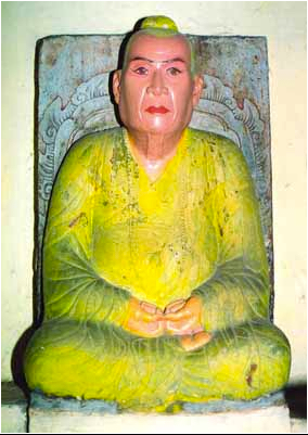 Tượng Thiền sư Giác Hải