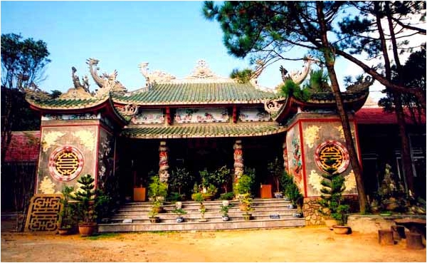 Mặt tiền chùa