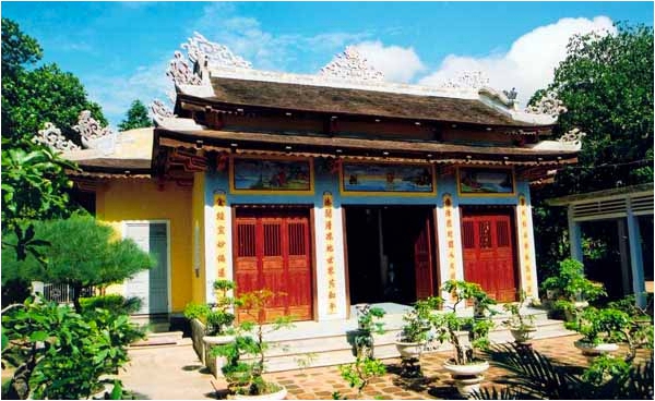 Mặt tiền chùa