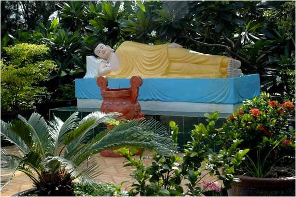 Tượng đức Phật nhập Niết bàn