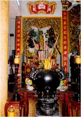 Bàn thờ Bồ tát Địa Tạng