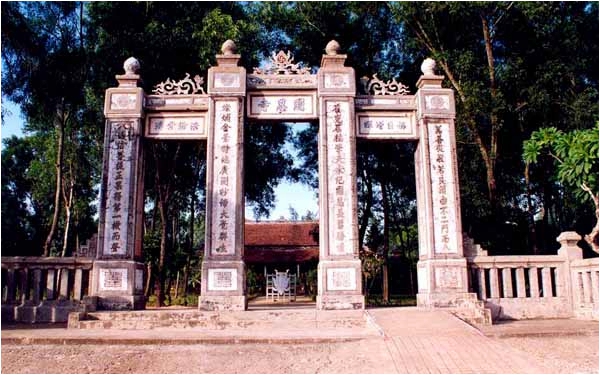 Tam quan chùa