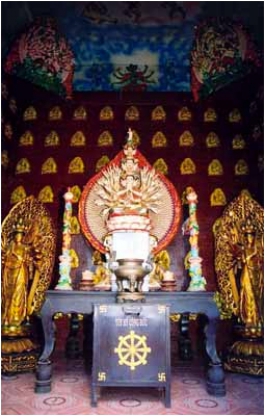 Tượng Bồ tát Quan Âm