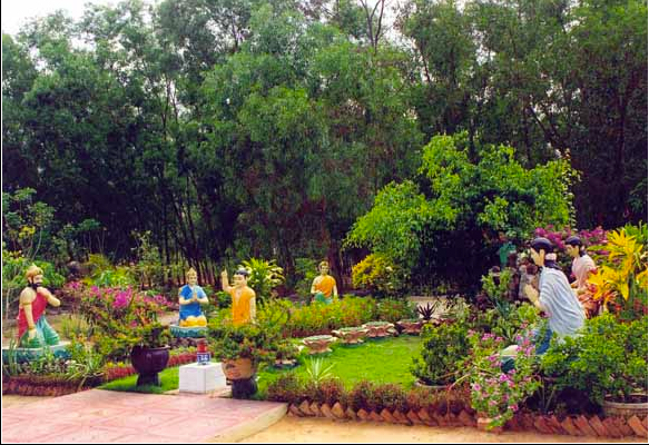 Vườn tượng Đản Sanh