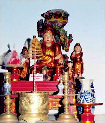 Tượng Bồ tát Quan Âm
