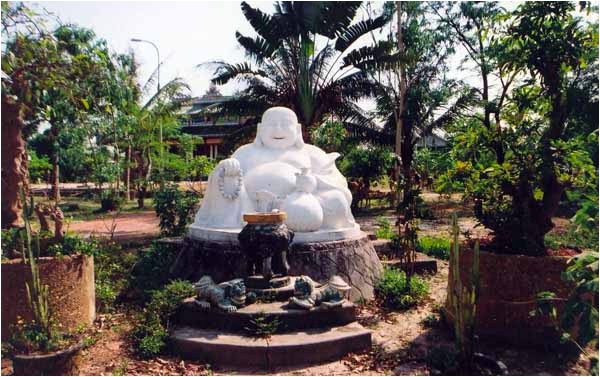 Tượng Bồ tát Di Lặc