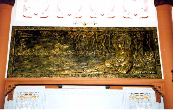 Phù điêu tượng Phật thành đạo