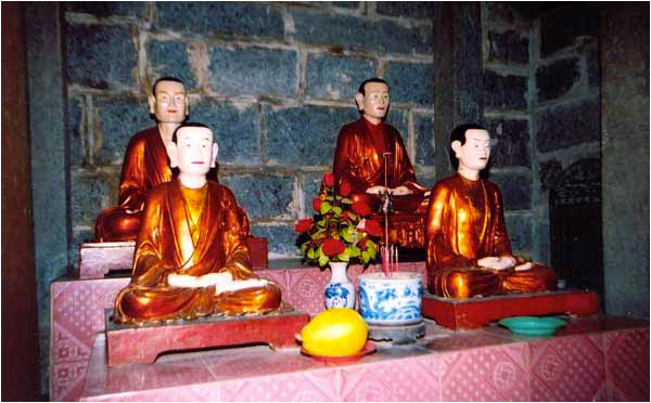 Bàn thờ Tổ
