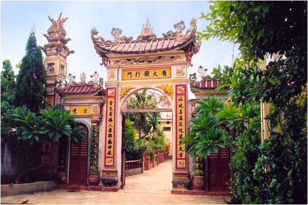 Tam quan chùa