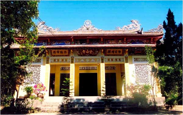 Mặt tiền chùa