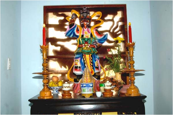Bàn thờ Tiêu Điện