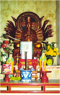 Tượng Bồ tát Quan Âm