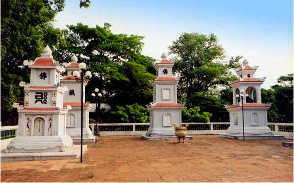 Vườn tháp tổ