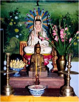 Bàn thờ Bồ tát Quan Âm