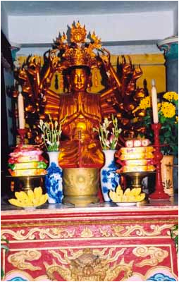 Tượng Bồ tát Quan Âm