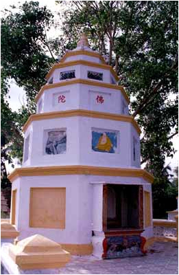 Tháp cố Hoà thượng Trí Tâm 1990