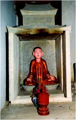 Tượng Bà Đức Lão