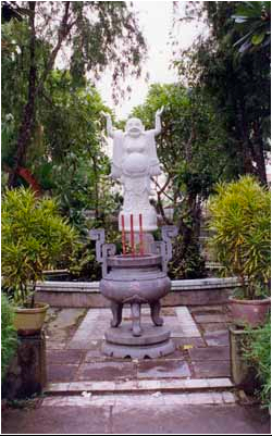 Tượng Bồ tat Di Lặc