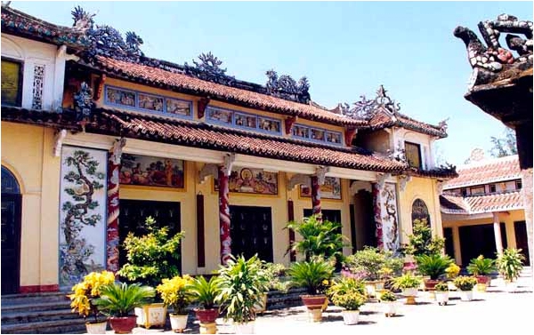 Mặt tiền chùa