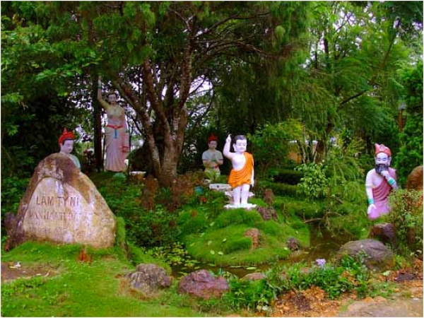 Vườn tượng Đản Sanh