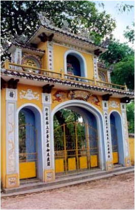 Tam quan chùa
