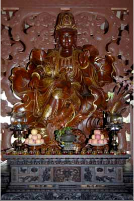 Tượng Bồ tát Quan Âm