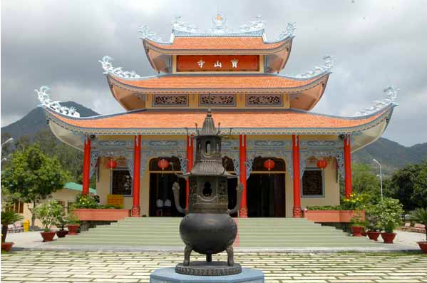 Mặt tiền chùa (1)