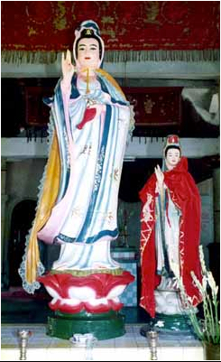 Tượng Bồ tát Quan Âm