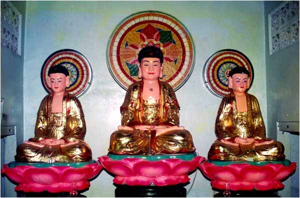 Bộ tượng Tam Thế Phật