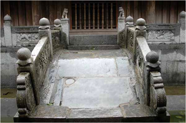 Cầu đá ba nhịp