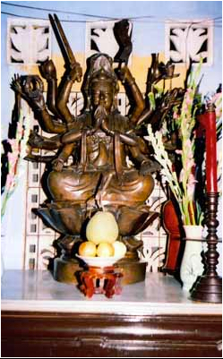 Bàn thờ Bồ tát Chuẩn Đề