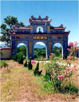 Tam quan chùa